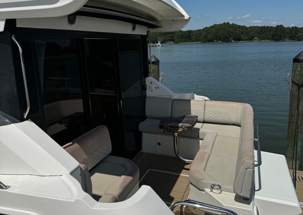 Sea Ray Sundancer 460 image