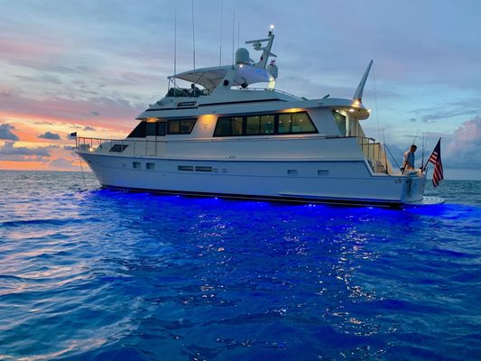 Hatteras 70 Cockpit Motor Yacht - main image