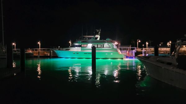 Hatteras 70 Cockpit Motor Yacht image