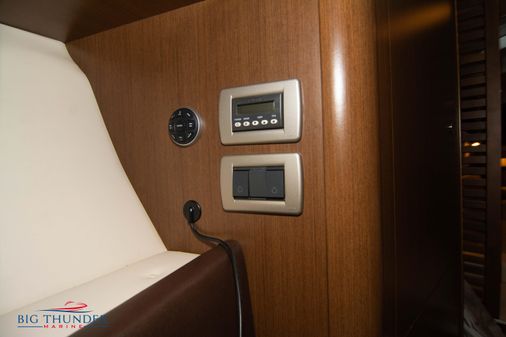 Sea Ray 370 Sundancer image