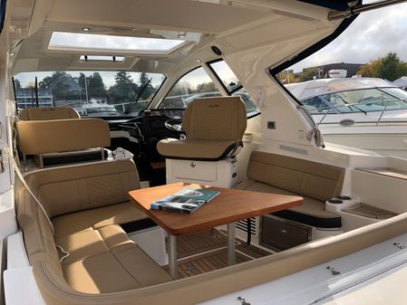 Sea Ray 350 Sundancer Coupe image