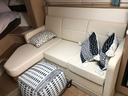 Sea Ray 350 Sundancer Coupe image