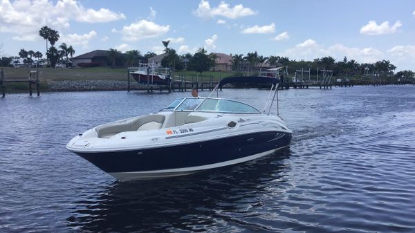 Sea Ray Sundeck 240