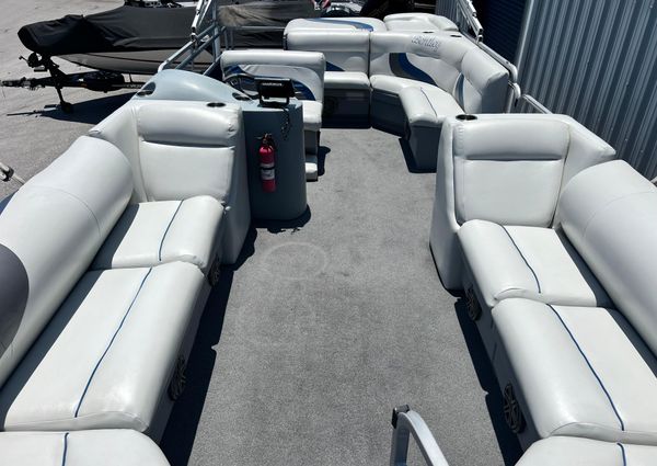 Bentley-pontoons ENCORE-BENTLEY-240CRS image