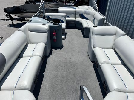 Bentley-pontoons ENCORE-BENTLEY-240CRS image