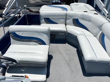 Bentley-pontoons ENCORE-BENTLEY-240CRS image