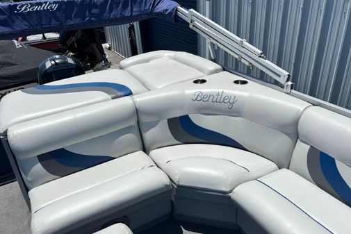 Bentley-pontoons ENCORE-BENTLEY-240CRS image