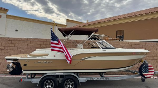 Larson All American 23