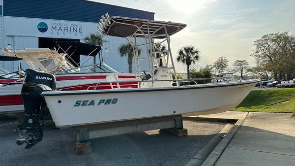 Sea Pro SV2100CC Bay Boat