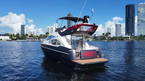 Azimut 42 Fly image