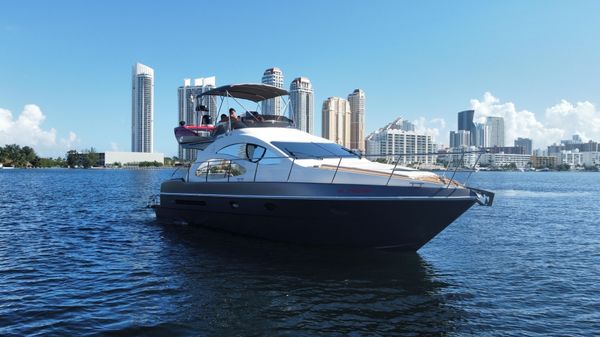 Azimut 42 Fly image