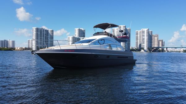 Azimut 42 Fly image