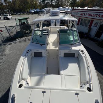 Cobia 330 DC image
