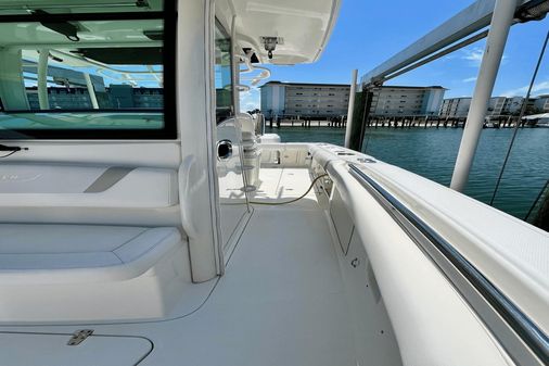 Boston Whaler 320 Outrage image