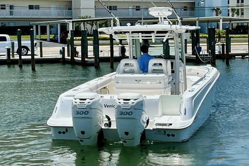 Boston Whaler 320 Outrage image