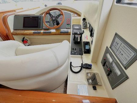 Fairline SQUADRON image