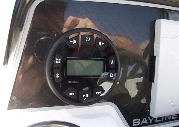 Bayliner DX2200 image