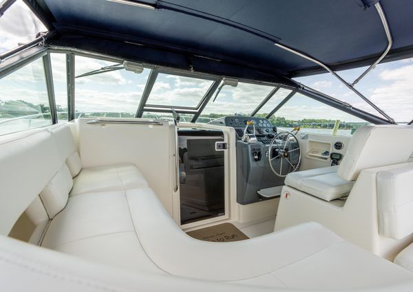 Tiara Yachts 3100 image