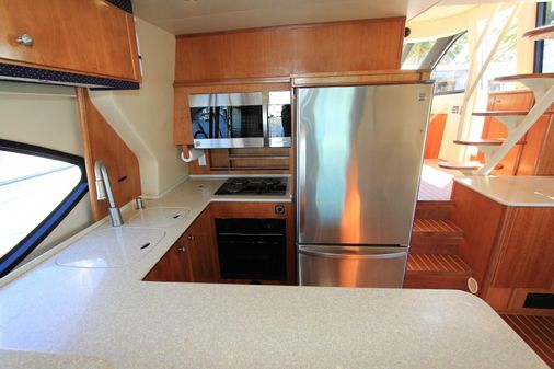 Meridian 540 Pilothouse image
