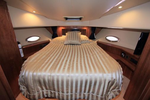 Meridian 540 Pilothouse image