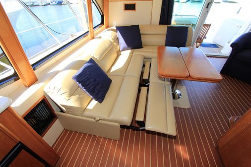 Meridian 540 Pilothouse image