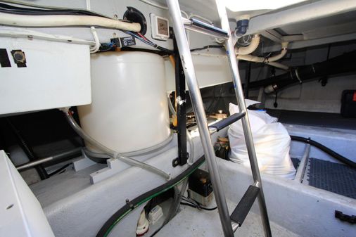 Meridian 540 Pilothouse image