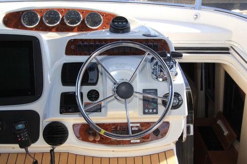Meridian 540 Pilothouse image