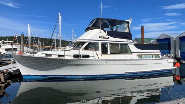 Tollycraft 48 Cockpit Motor Yacht 