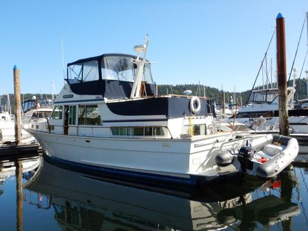 Tollycraft 48 Cockpit Motor Yacht image