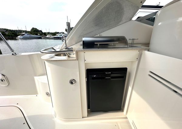 Sea Ray 350 Sundancer image