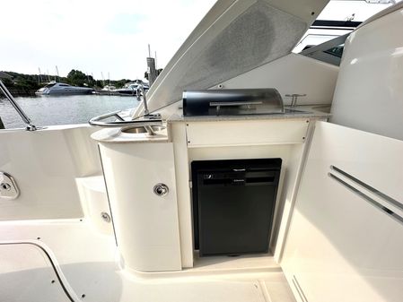 Sea Ray 350 Sundancer image