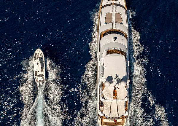 Benetti Classic 121 image