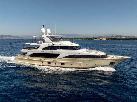 Benetti Classic 121 image