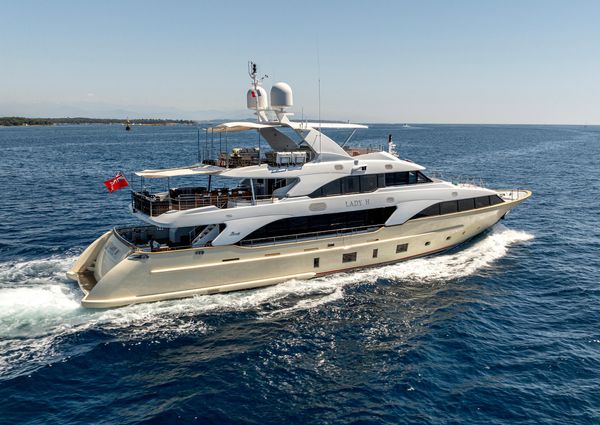 Benetti Classic 121 image