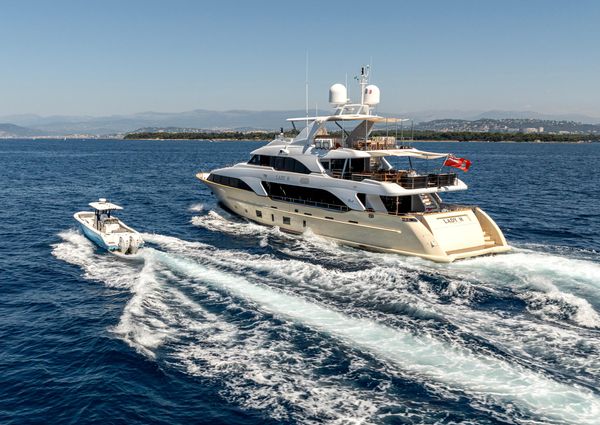 Benetti Classic 121 image