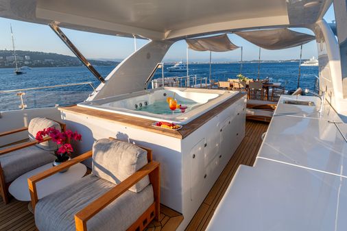 Benetti Classic 121 image