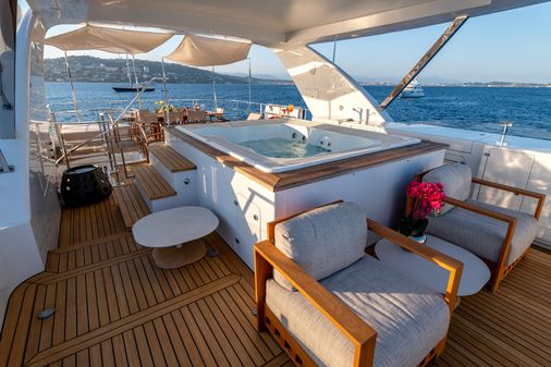 Benetti Classic 121 image