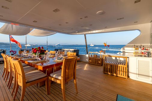 Benetti Classic 121 image