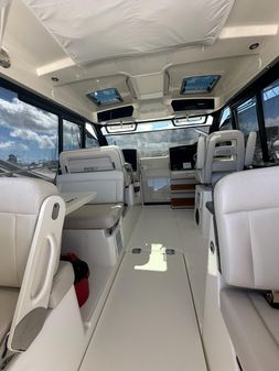 Boston Whaler 405 Conquest image