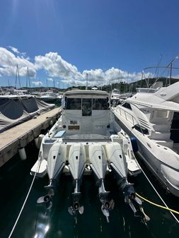 Boston Whaler 405 Conquest image