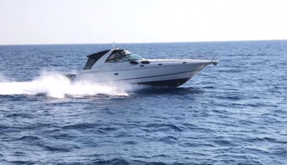 Cruisers Yachts 4270 Express image