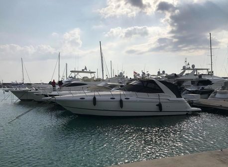 Cruisers Yachts 4270 Express image