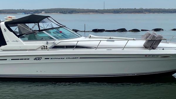 Sea Ray 400 Express Cruiser 