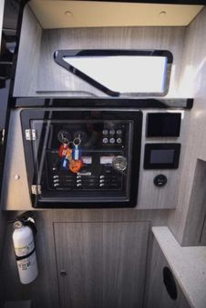 Century NAV4100 Center Console image