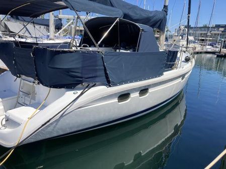 Hunter 376 image