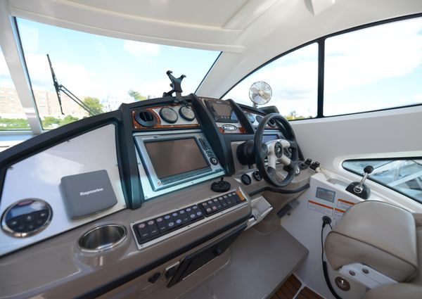 Cruisers Yachts 520 Sports Coupe image
