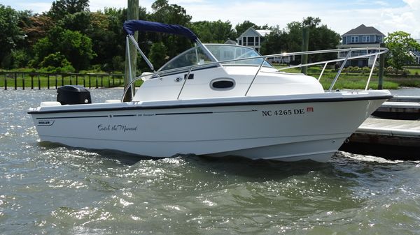 Boston Whaler 205 Eastport 