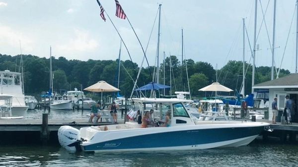 Boston Whaler 370 Outrage