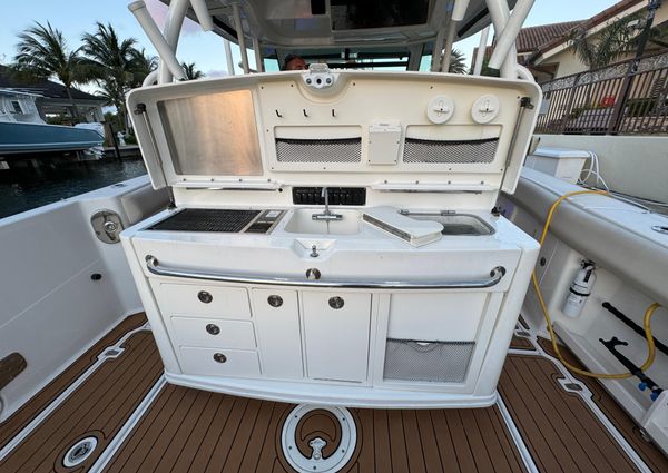 Boston Whaler 370 Outrage image