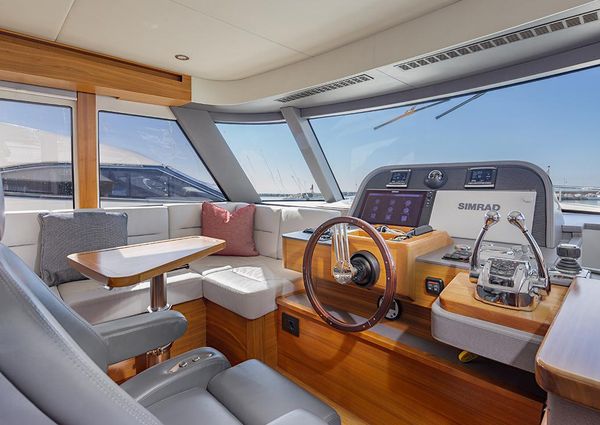Outer Reef Trident 620 image
